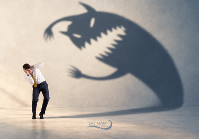 5 τρόποι να ξεπεράσουνμε το φόβο & την απόγνωση με την Κουνταλίνι Γιόγκα